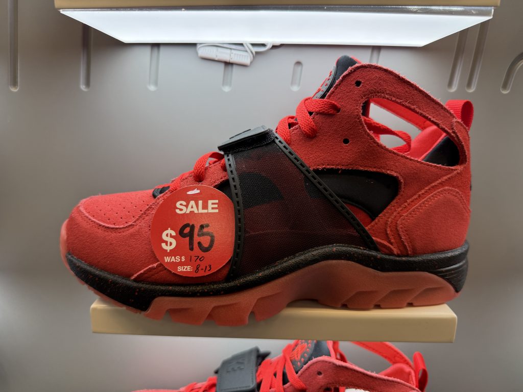 The Return of an Air Trainer Huarache All-Red ’90s Icon Lands at Outlet Prices