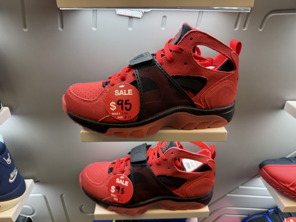 The Return of an Air Trainer Huarache All-Red ’90s Icon Lands at Outlet Prices