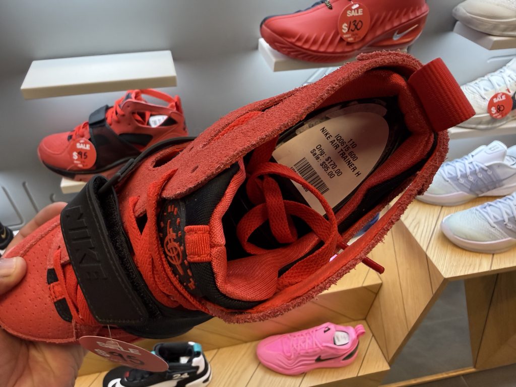 The Return of an Air Trainer Huarache All-Red ’90s Icon Lands at Outlet Prices
