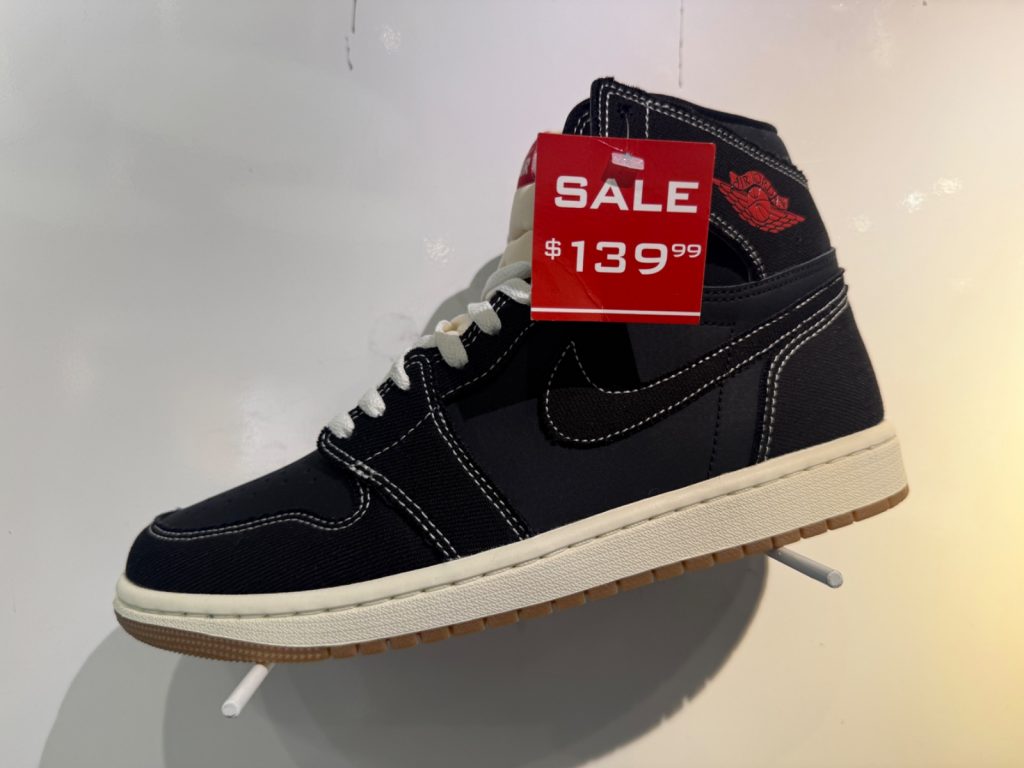 Air Jordan 1 High OG Flight Club Hits $139