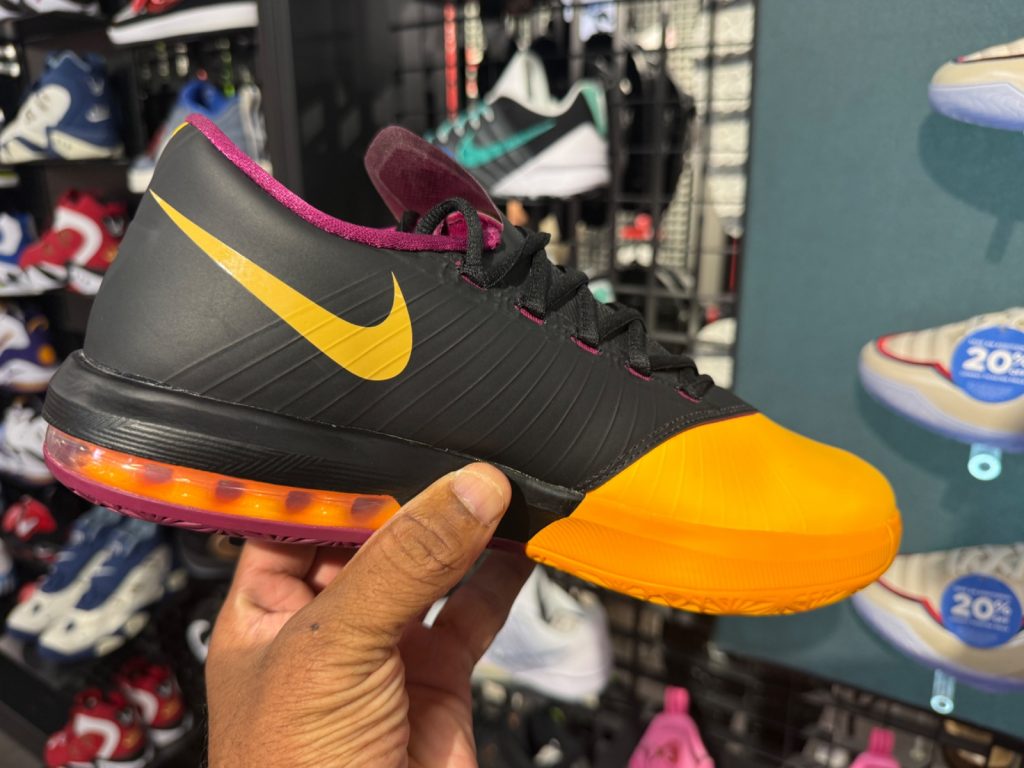 Retro Reissue: Nike KD 9 “PB&J