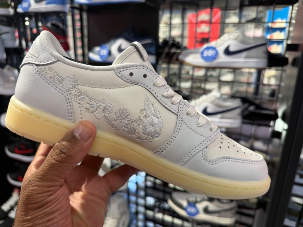 JD Cut the Air Jordan 1 Low OG Rabbit Floral Swoosh