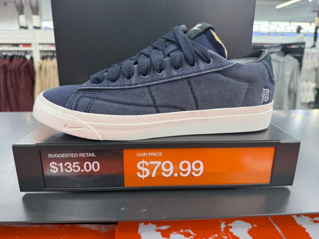 Unite Deal: Nike Blazer Low Devin Booker College Navy