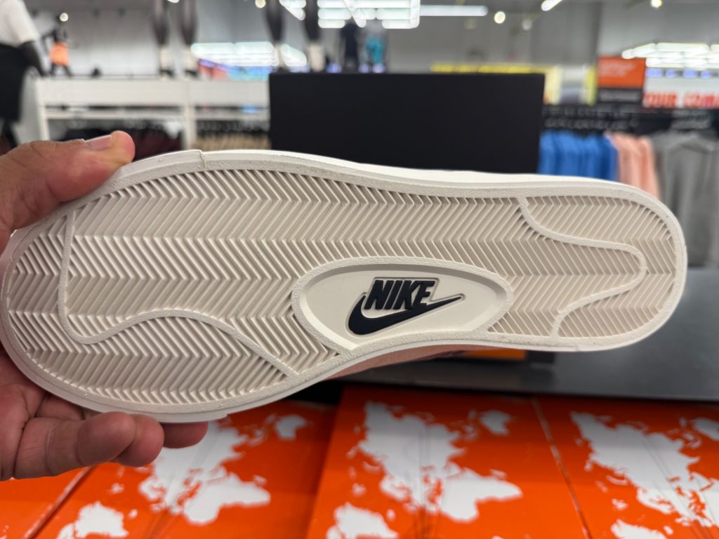 Unite Deal: Nike Blazer Low Devin Booker College Navy