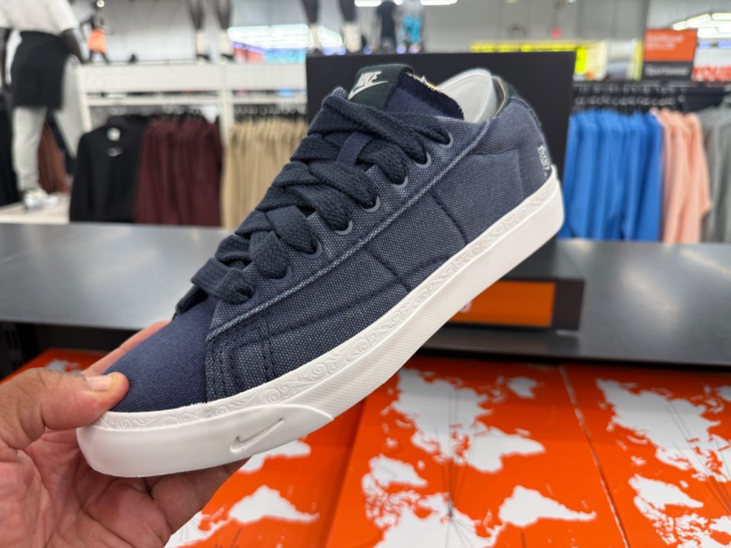 Unite Deal: Nike Blazer Low Devin Booker College Navy