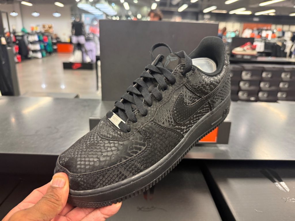 Downtown Kobe Air Force 1 Low Hits the Outlet