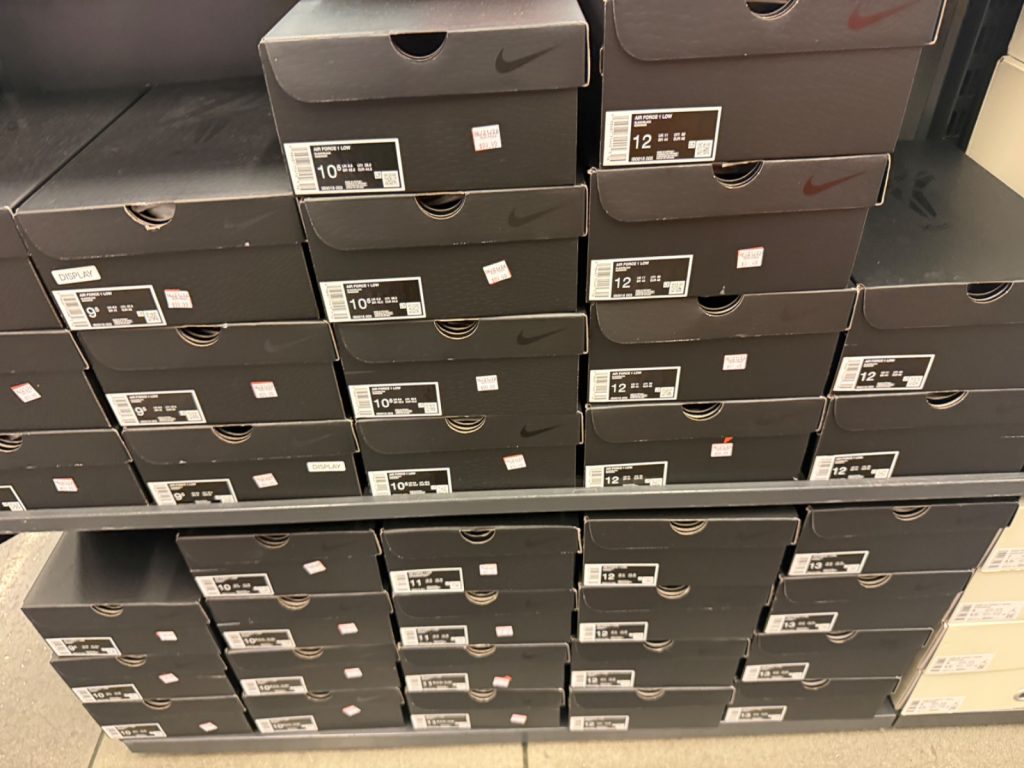 Downtown Kobe Air Force 1 Low Hits the Outlet