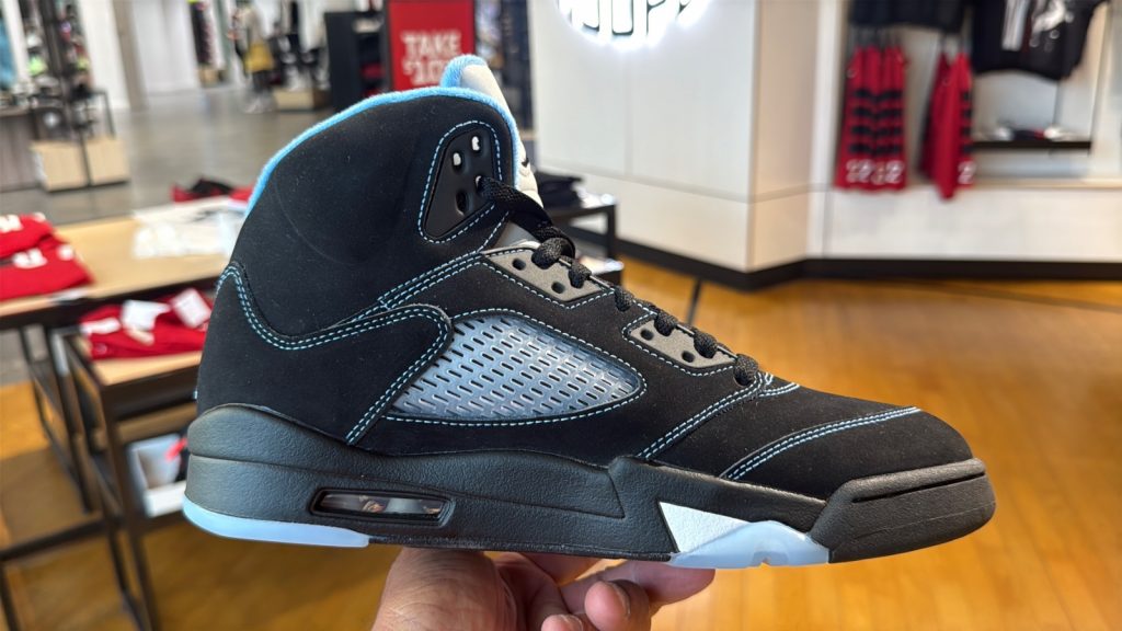 Jordan 5 Retro Black University Blue (2026)