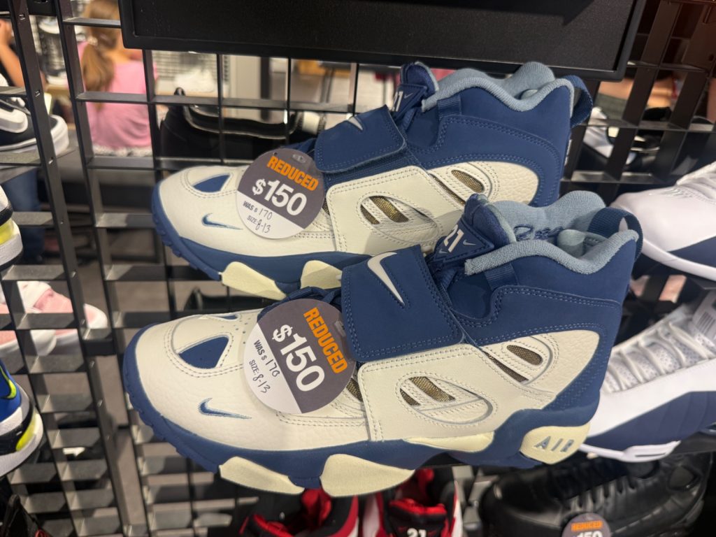 Nike Air Diamond Turf 2 Hits Sale One Month In