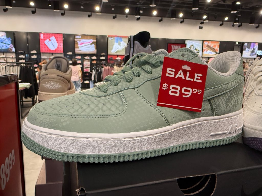 Nike Air Force 1 Low Kobe Bryant Hits $89.99