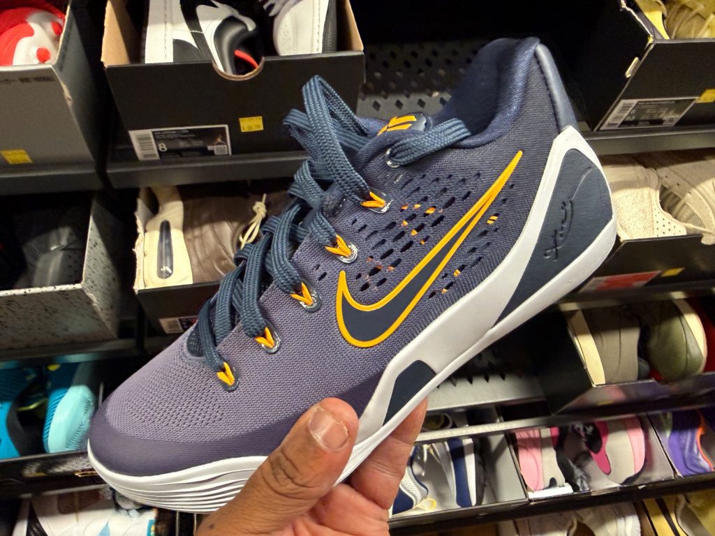 Nike Kobe 9 EM Low Protro Fade Hits $79