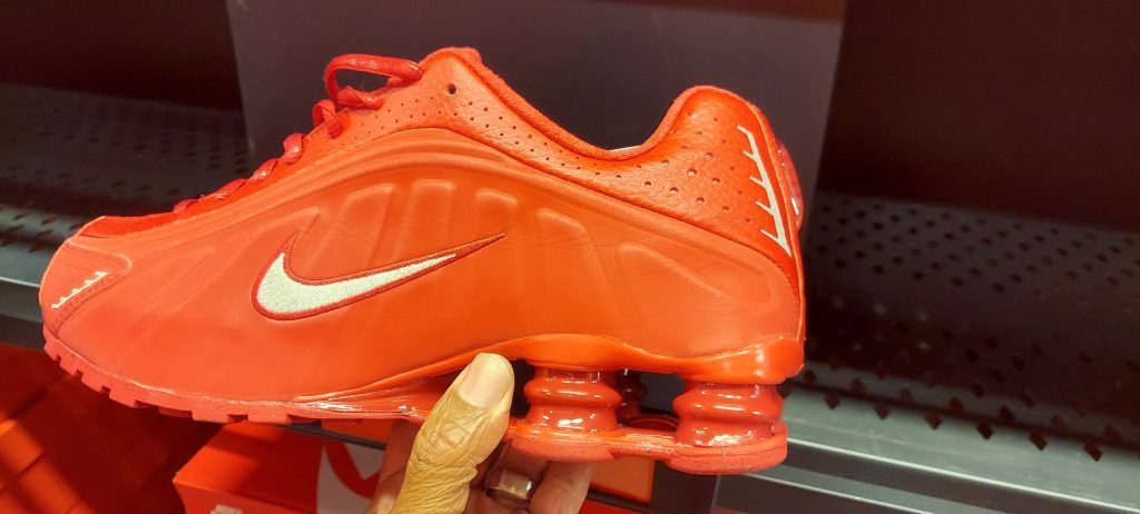 Nike Shox R4