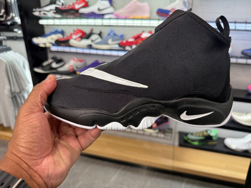 Nike Air Zoom Flight The Glove OG Returns After 13 Years
