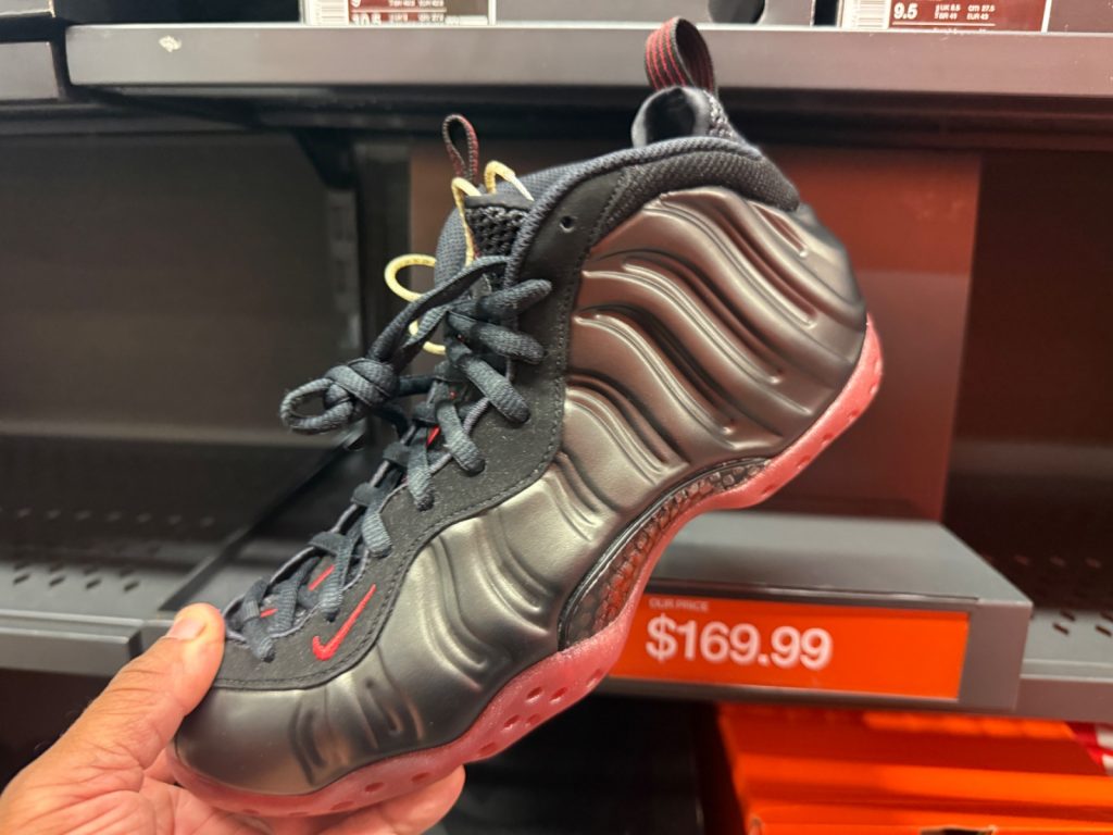 Nike Air Foamposite One Drops to $149.99 at Vineland