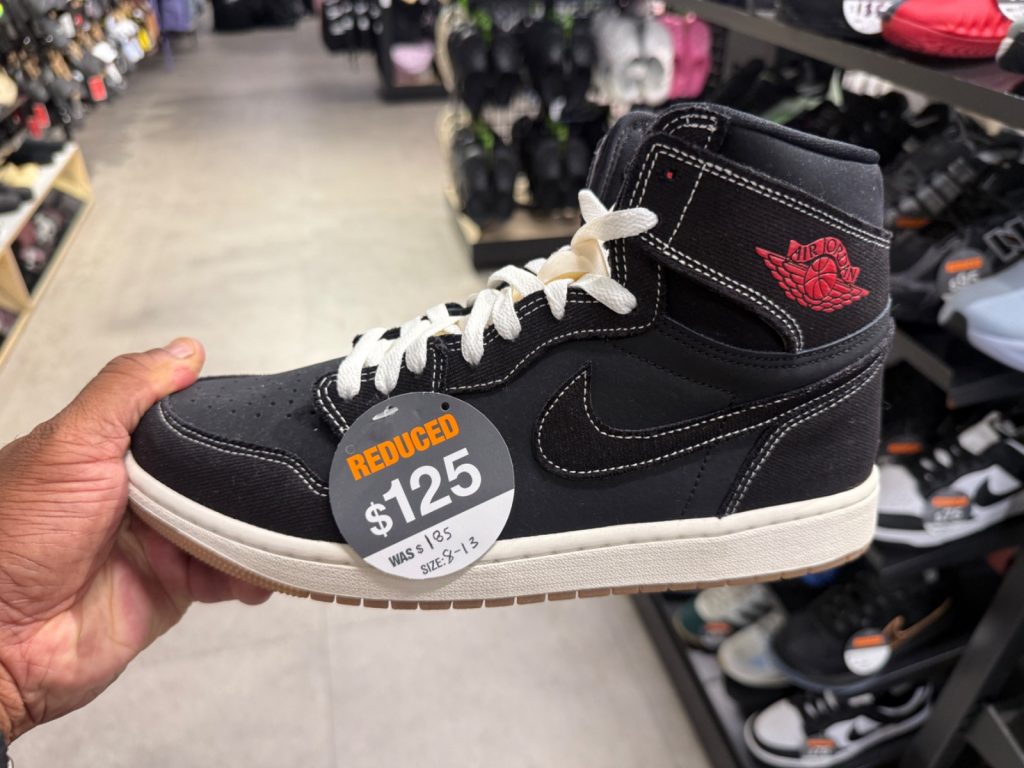 Air Jordan 1 High OG Flight Club Drops to $125 at JD