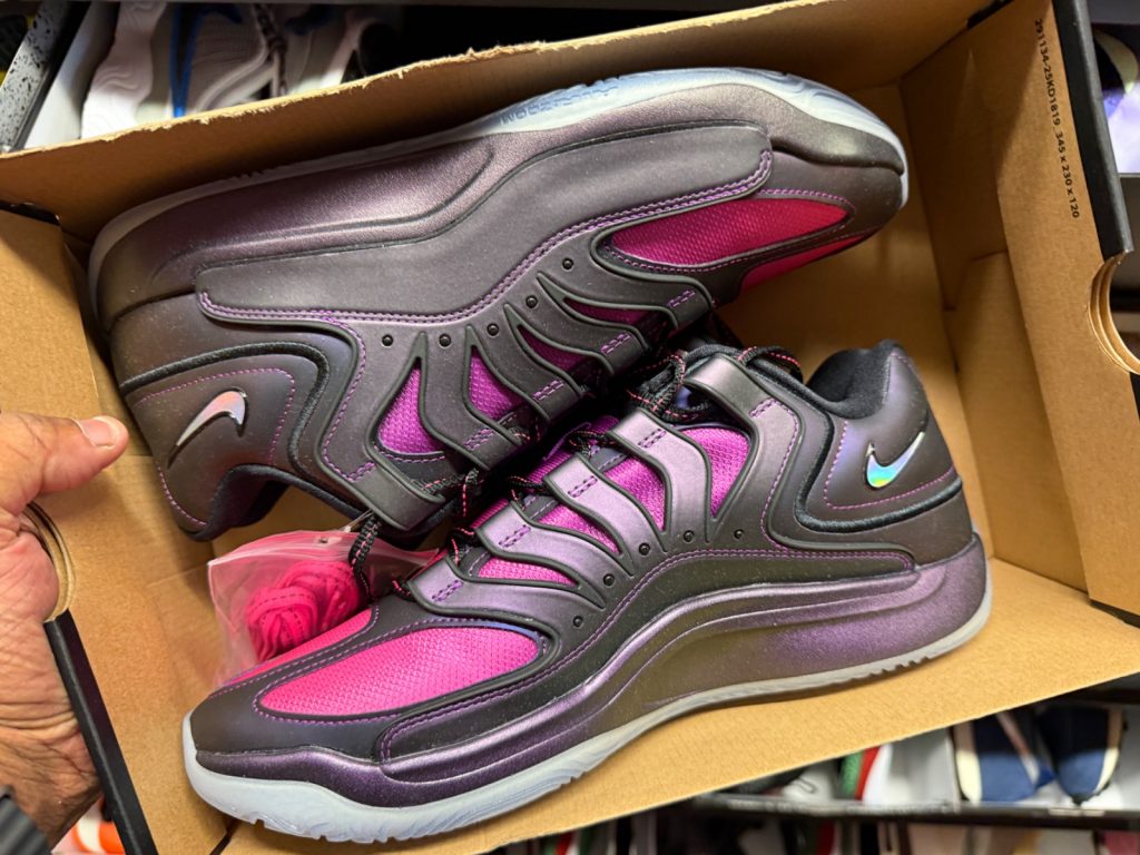 KD 18 SE Eggplant Lands at Orlando Clearance Outlet