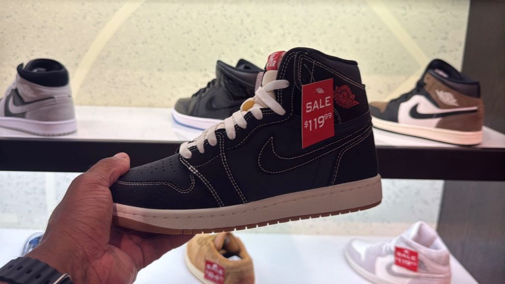 Air Jordan 1 High OG Lights Drop to $119.99