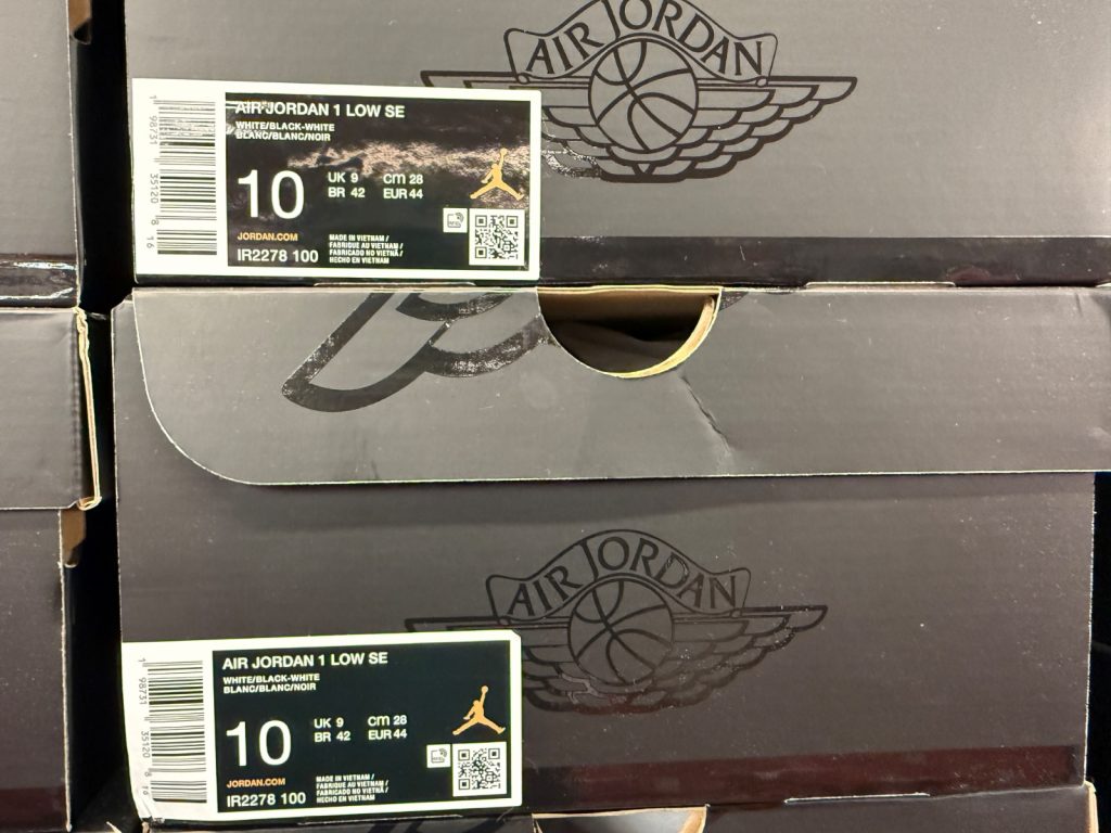 Air Jordan 1 Low SE Silver Drops to $79.99 at Vineland