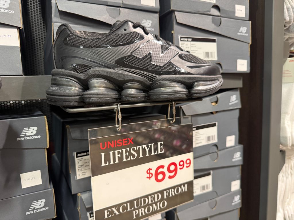 All-Black New Balance Abzorb 2000 Slashed to $69.99