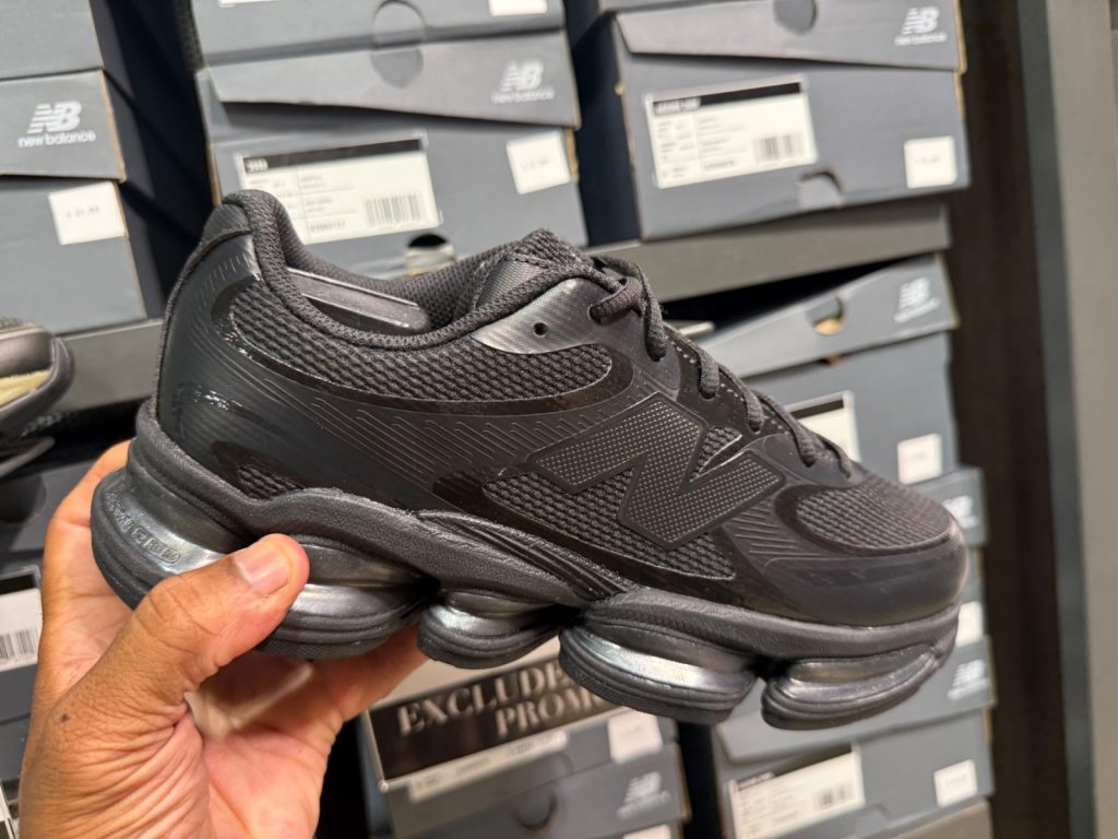 All-Black New Balance Abzorb 2000 Slashed to $69.99