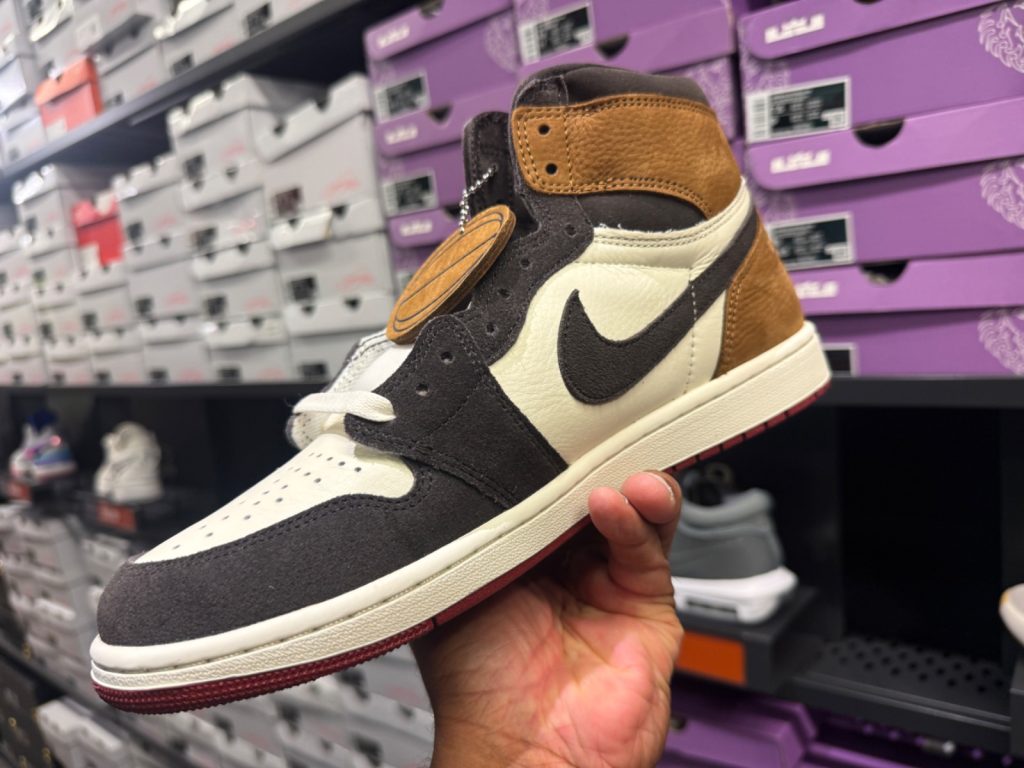 Air Jordan 1 High OG Hits Vineland Wall with Extra 30% Off