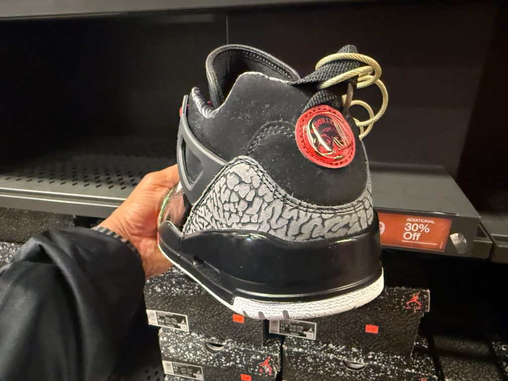 Jordan Spizike Low Drops to $90 at Nike Outlet