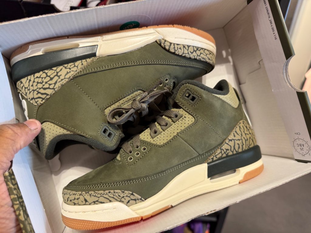 GS Jordan 3 Retro Hits The Loop Clearance for $69.99