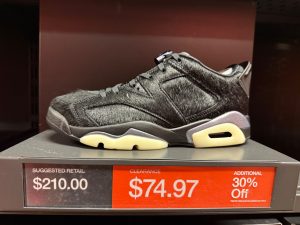 Air Jordan 6 Retro Low Drops to $74.97 Plus 30% Off