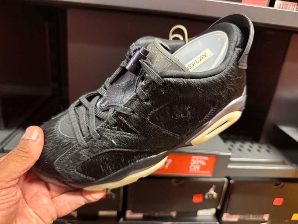 Air Jordan 6 Retro Low Drops to $74.97 Plus 30% Off