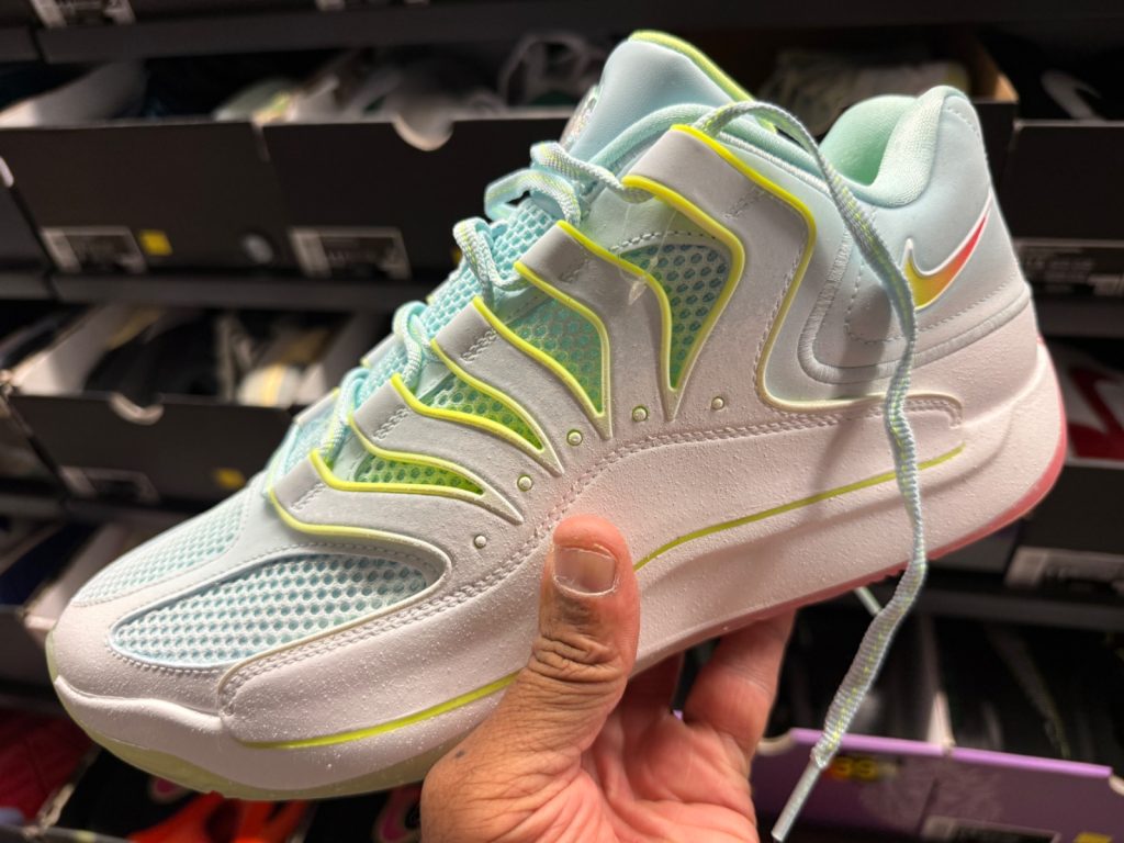 Nike KD 18 Gift With Orange Gradient Drops to $79.99