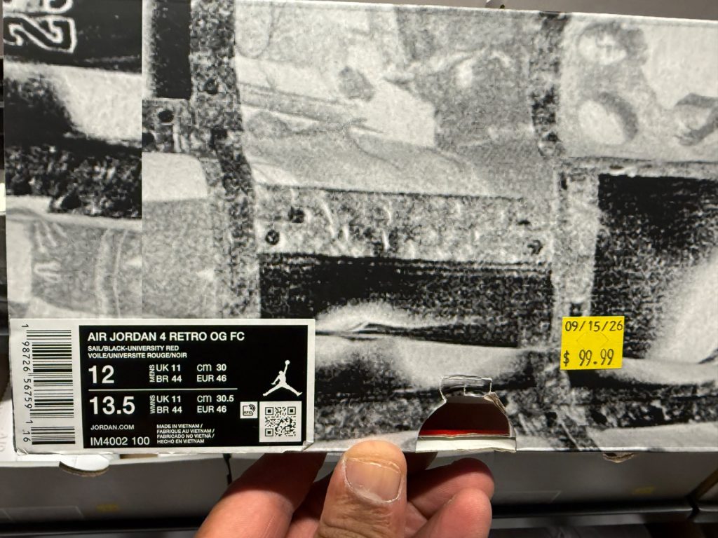 Air Jordan 4 Flight Club Slashed to $99.99 at Outlet
