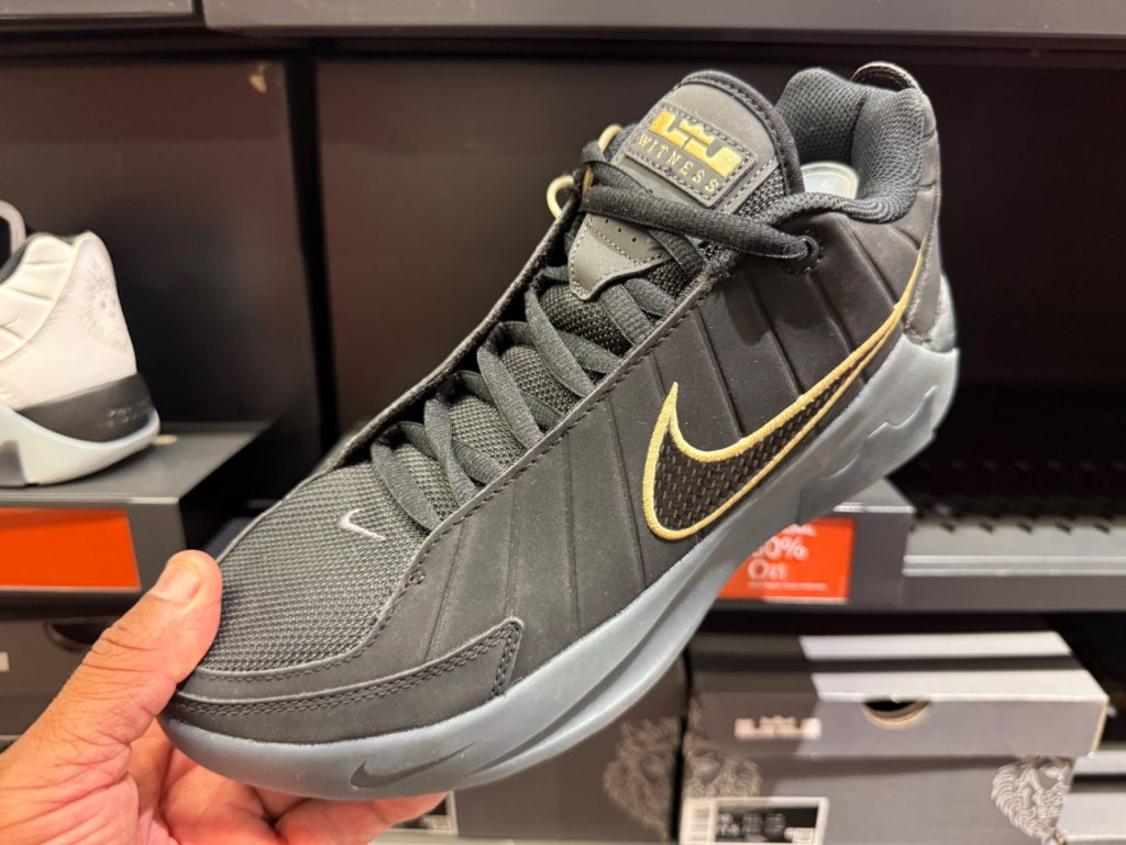 Nike LeBron Witness 9
