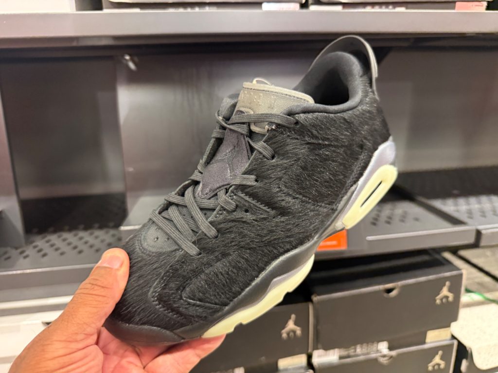 Jordan 6 Retro Low Blackout Lands at $74.97 Plus 30% Off