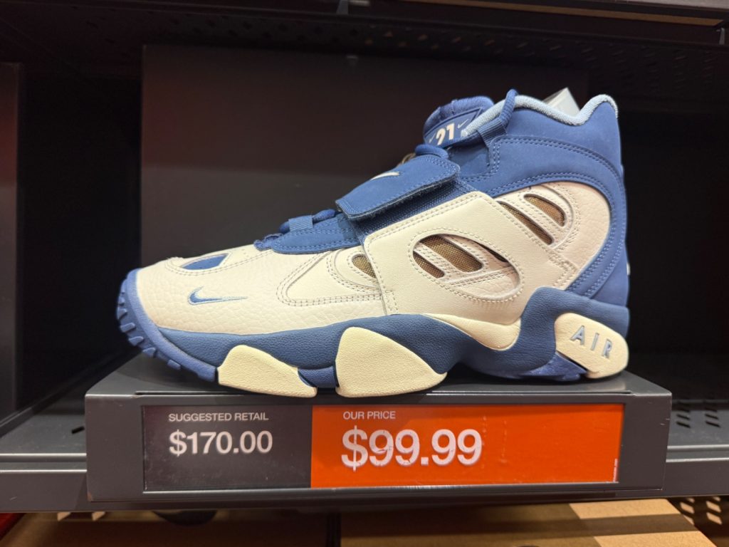 Nike Air Diamond Turf 2 Slashed to $99.99 in Vineland Bins