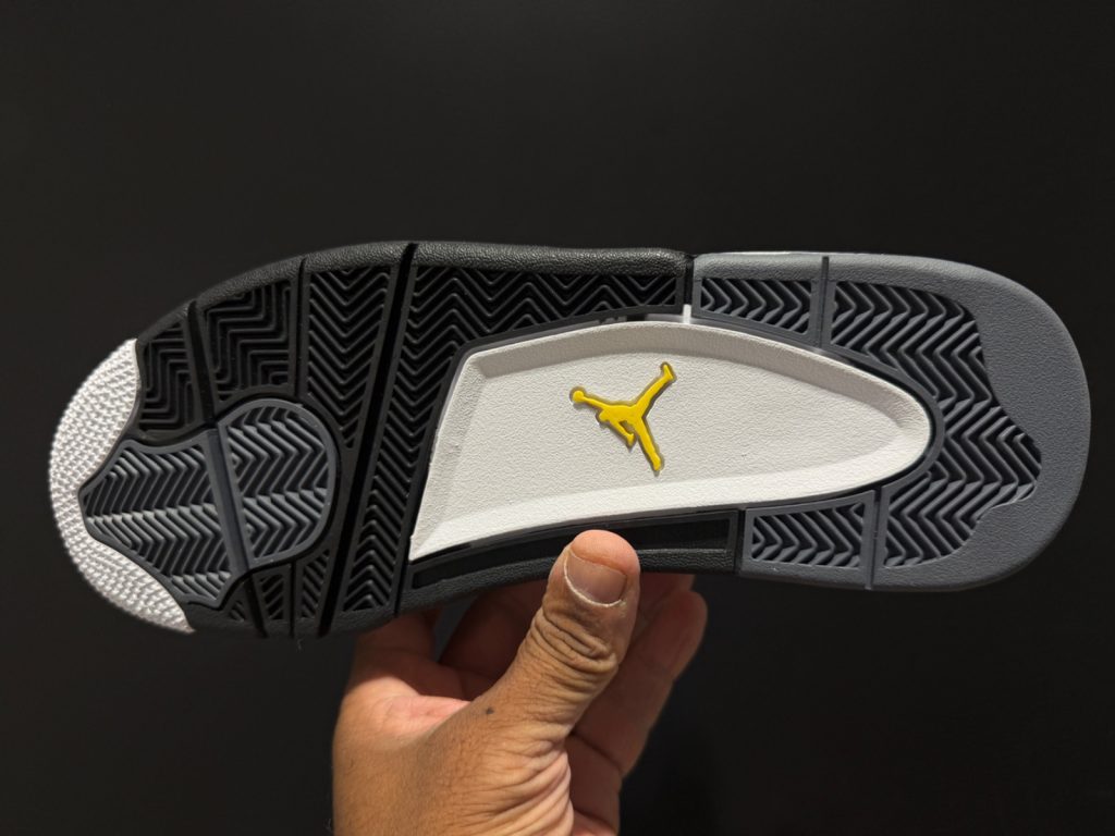 Jordan 4 Retro