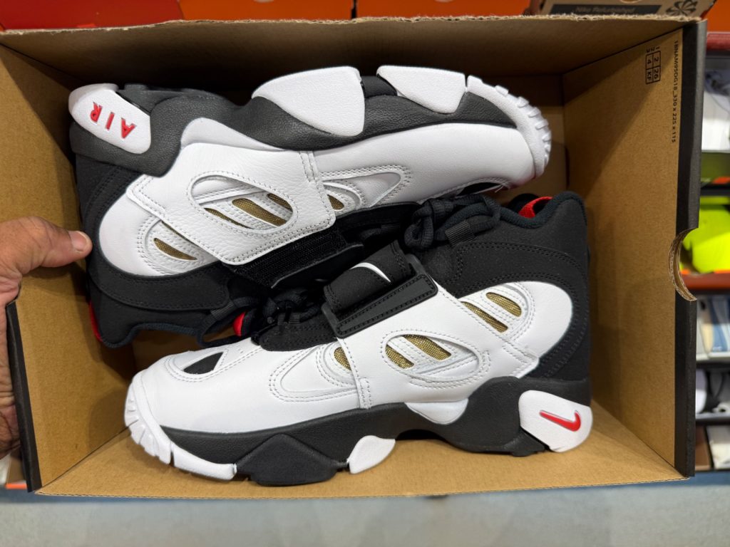 Nike Air Diamond Turf 2 Drops to $70 at Nike Unite