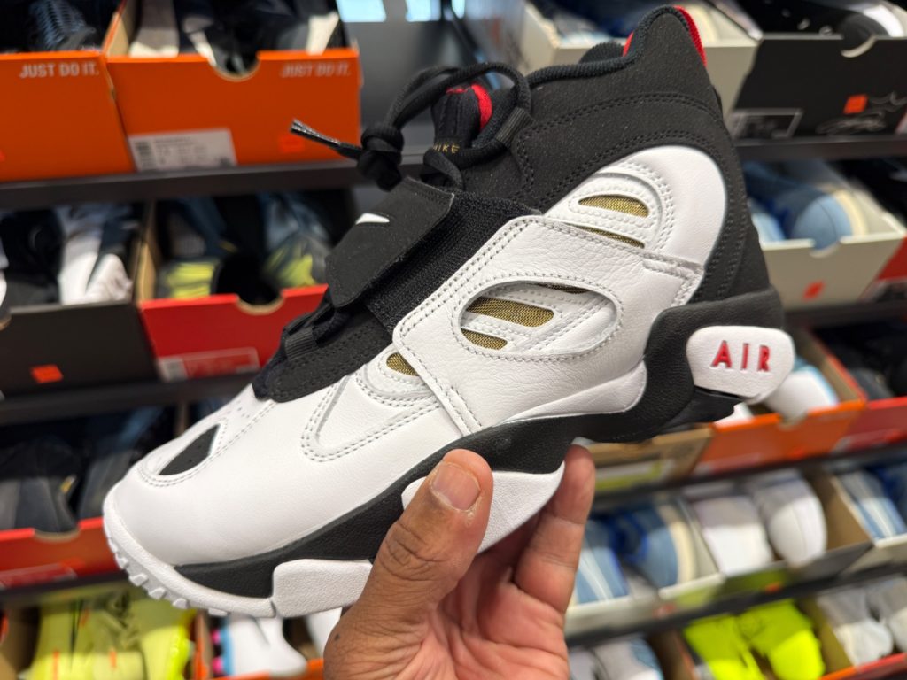 Nike Air Diamond Turf 2 Drops to $70 at Nike Unite
