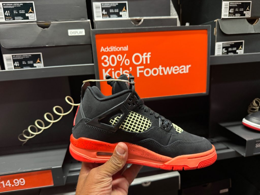 Air Jordan 4 GS Bright Mango Drops to $114.99 at Outlet