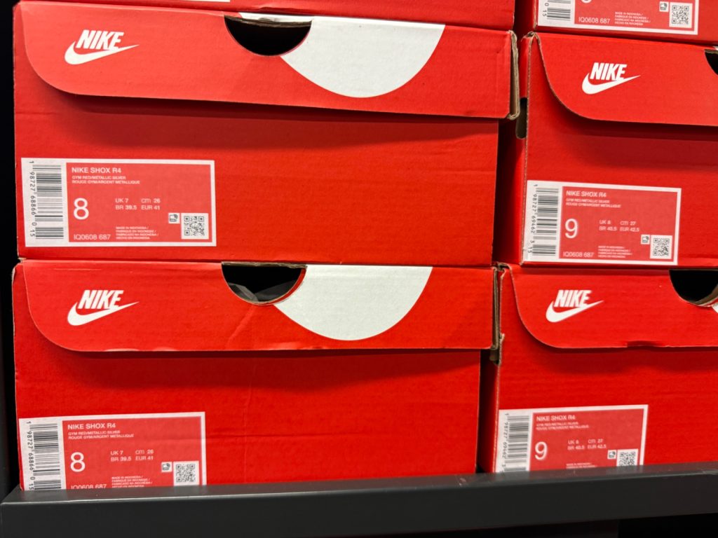 Nike Shox R4 All-Red Retro Hits Orlando Outlet for $69.99