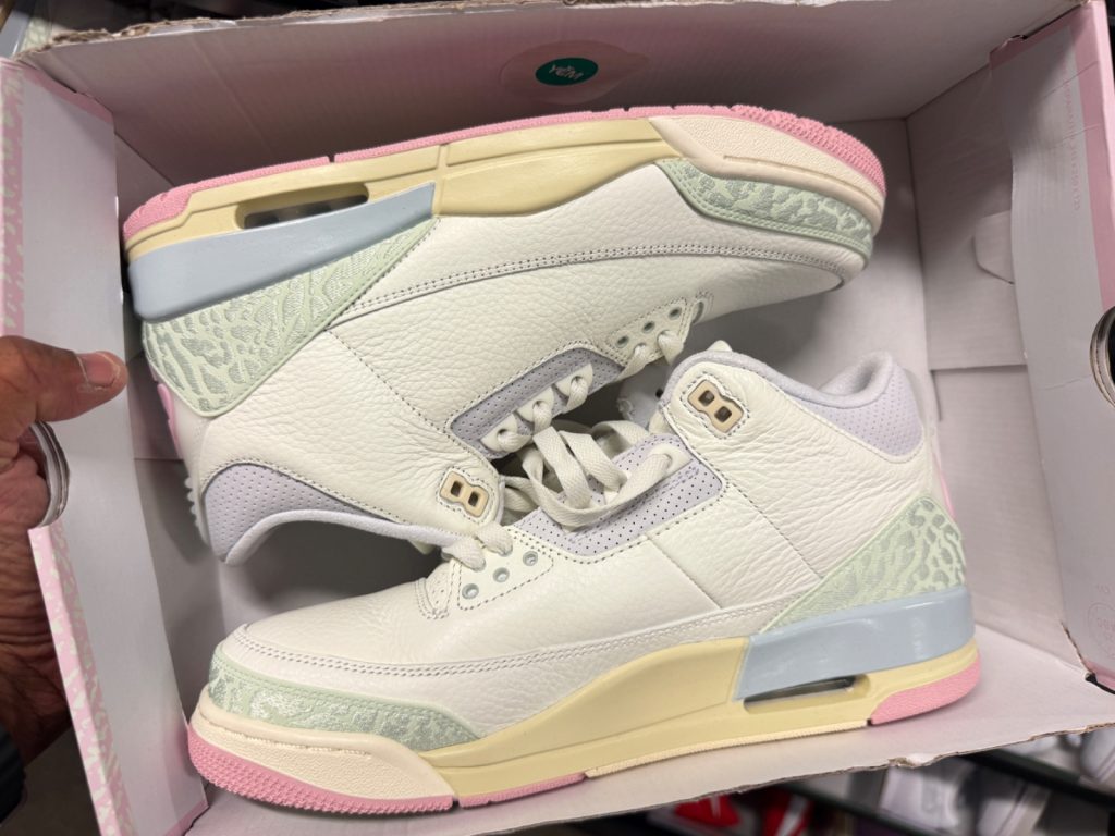 Jordan 3 Retro Jade Aura Drops to $99.99 at Outlet