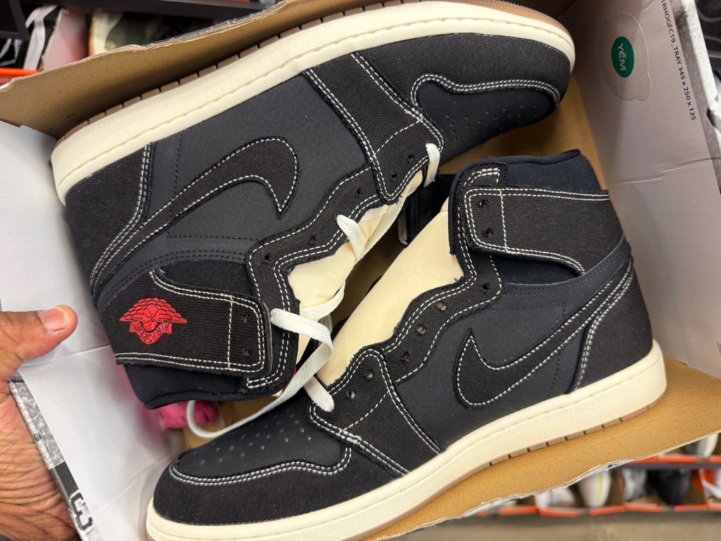 Air Jordan 1 High OG Flight Club Drops to $105 at Outlet!
