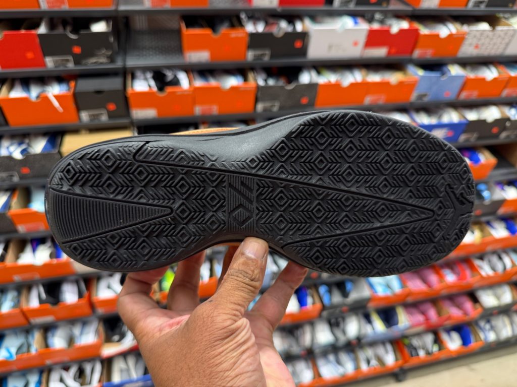 Triple Black Air Max 1 ’86 OG Hits Outlet for $109.99