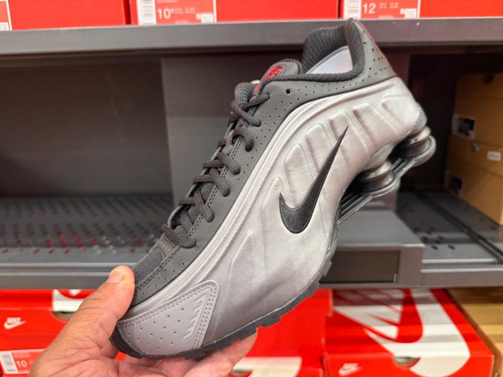 Nike Shox R4 Black Drops to $90 in Celebration Bin
