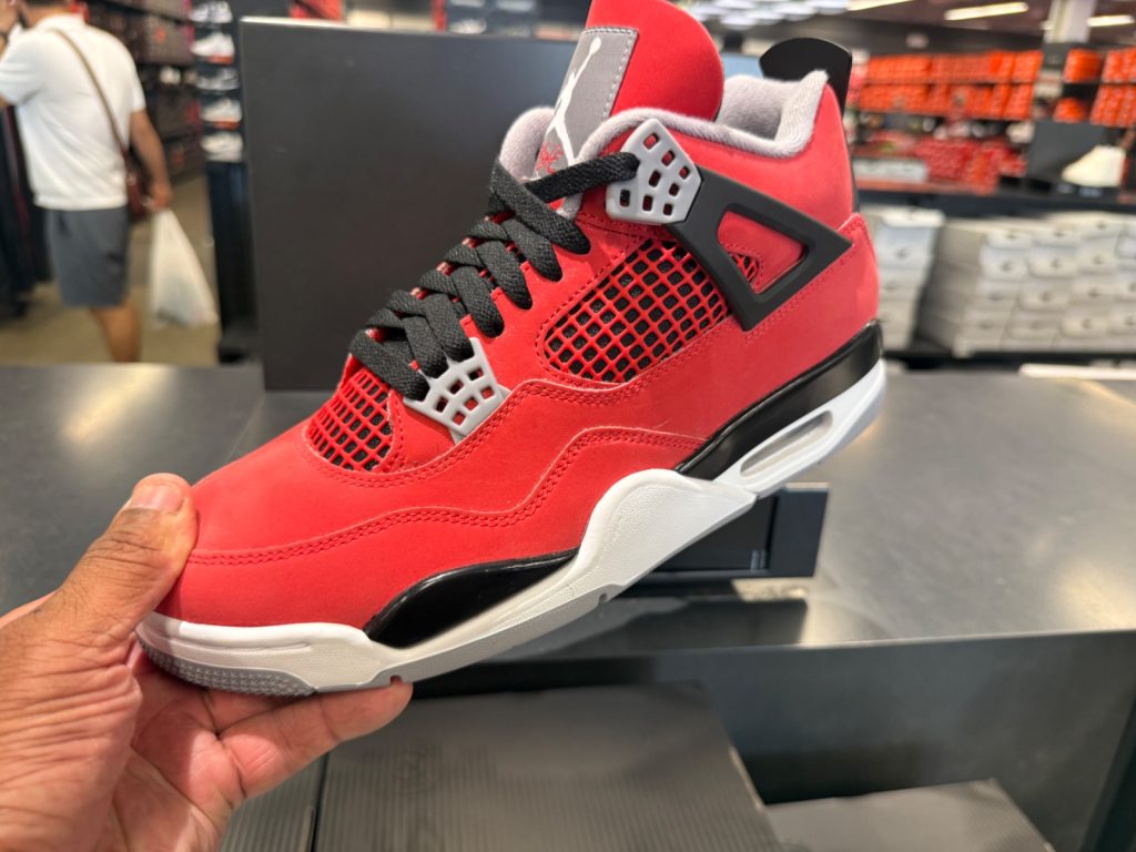 Jordan 4 Retro