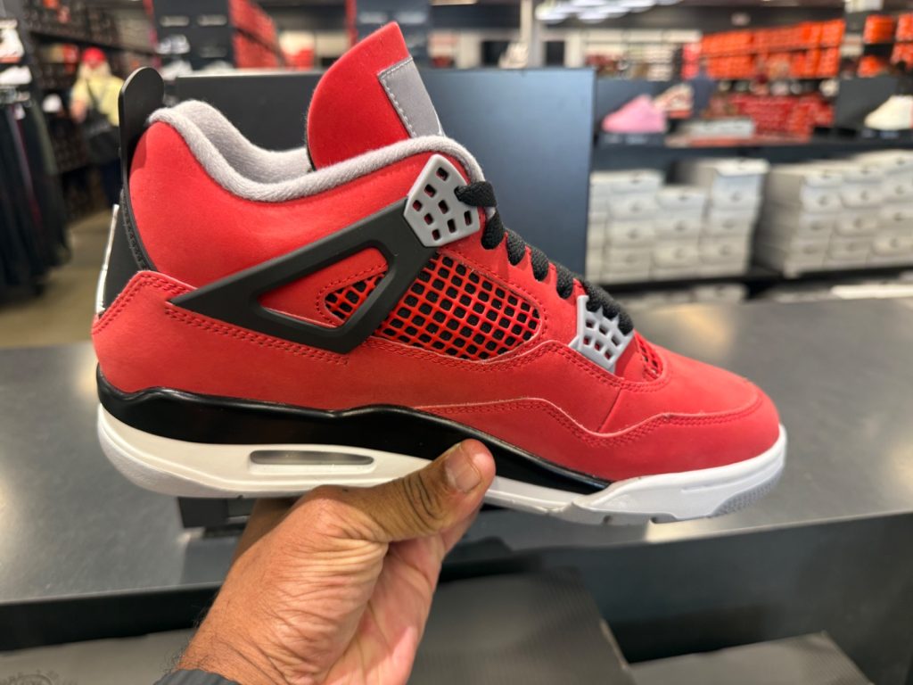Jordan 4 Retro