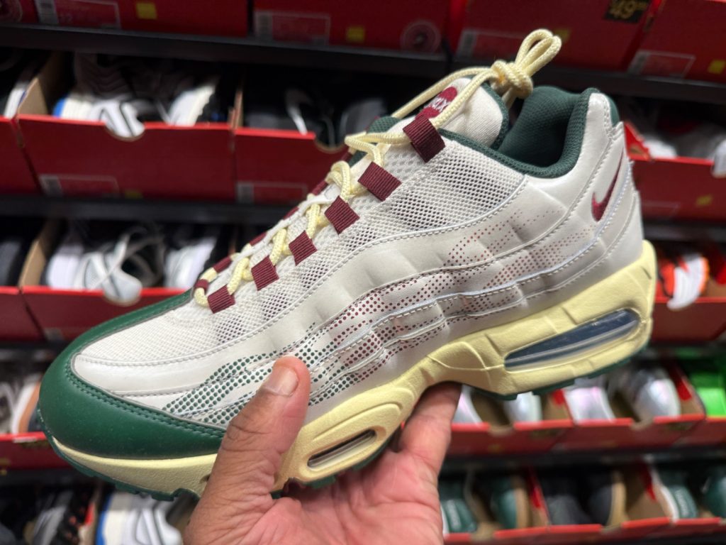 Nike Air Max 95 Big Bubble Mexico Clears for $99.99