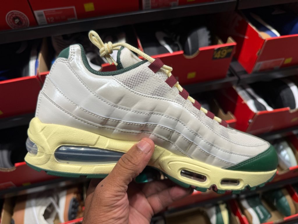 Nike Air Max 95 Big Bubble Mexico Clears for $99.99